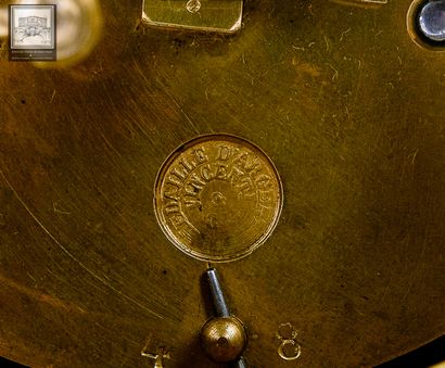 Pendule borne de style Louis XVI
Marbre blanc...