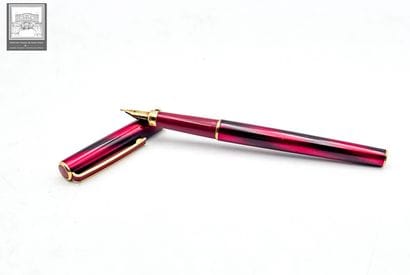 SAILOR
Stylo plume
Plume en or jaune 18K
Corps...