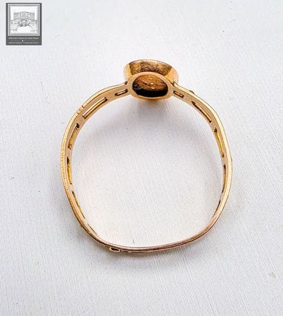 Bague en or 18K 750/°°°
Sertie de 6 pierres...