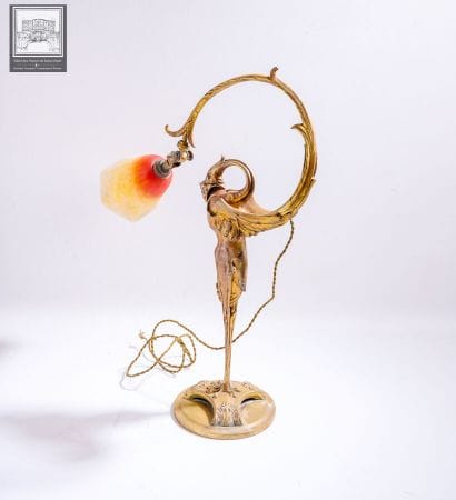 Lampe de table 
De style Art Nouveau 
Bronze...