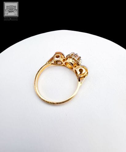 Ring
Yellow gold
750/°°° Eagle-head hallmark
Set...