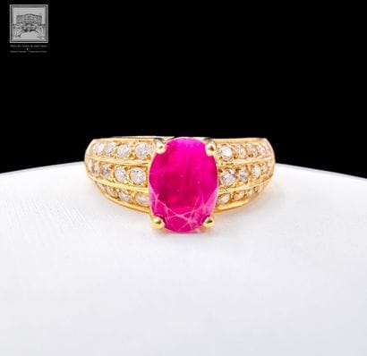 Bague jonc en or jaune 750°/.(18K) 4g20 ornée...