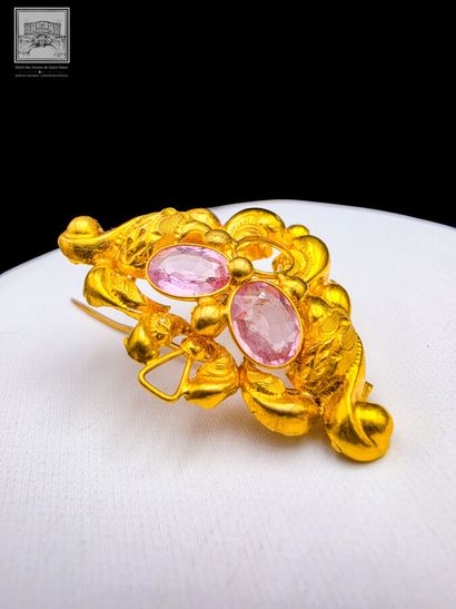 Broche ancienne de style victorien en or...