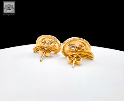 Paire de boucles d'oreilles
or jaune 18K...