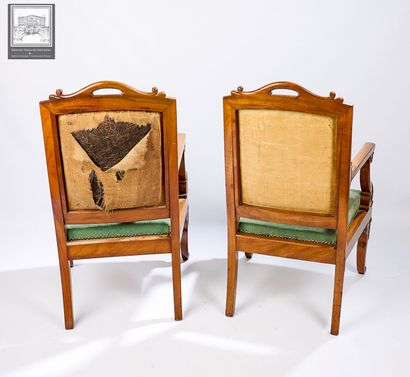 Paire de fauteuils en bois 
Estampillée Louis-Edouard...