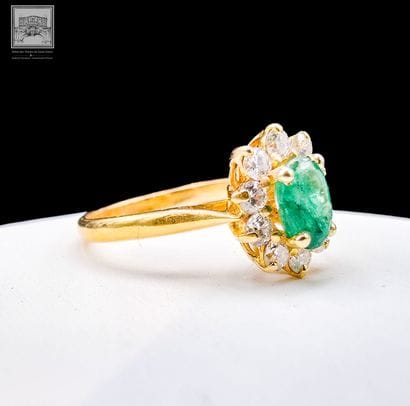 Marguerite Ring
18K yellow gold 750/°°°
Set...