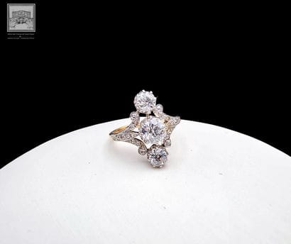 Bague type belle époque
Or jaune et gris...