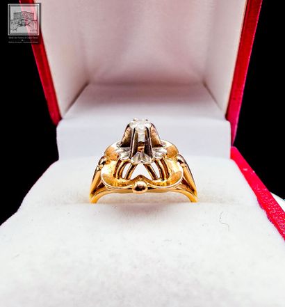 Bague sertie d'un diamant de 0.05 ct env.
Or...
