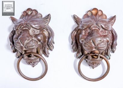 Pair of door knockers
Lion's muzzle 
Bronze...