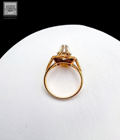 Bague sertie d'un diamant de 0.05 ct env.
Or...