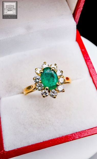 Marguerite Ring
18K yellow gold 750/°°°
Set...