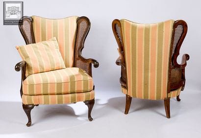 Paire de fauteuils 
Style Chippendale
Bois...