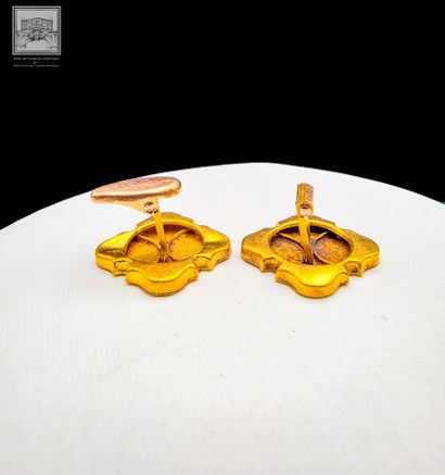 Paire de boutons de manchette en or jaune...