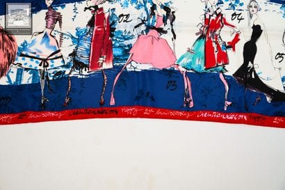 Christian LACROIX
Carré soie 