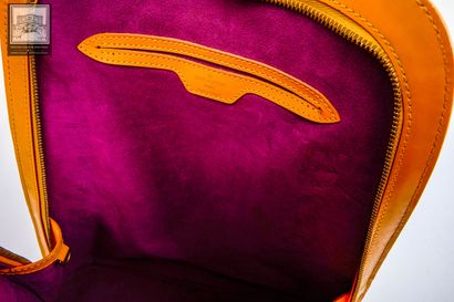 LOUIS VUITTON
Sac à dos modèle 