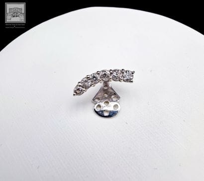 Paire de boutons d'oreille
Or gris 750/°°°
Poids...