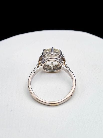 Solitary Diamond Ring 
800/°°° platinum or...