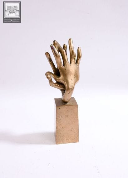 Yves Lohé (né en 1947)
Mains entrelacées
Sculpture,...