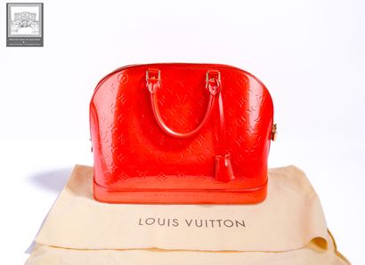 LOUIS VUITTON — Vers 2009

Sac « Alma »,...