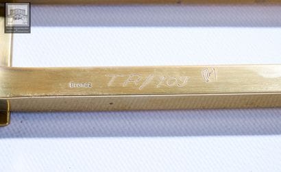 J.T. LEPELLETIER pour BRONCZ.
Table basse...