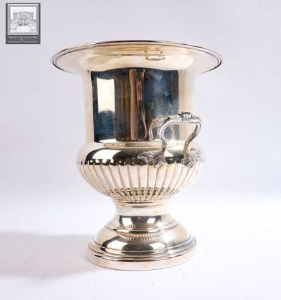 CHRISTOFLE 
Seau à champagne de forme Médicis...