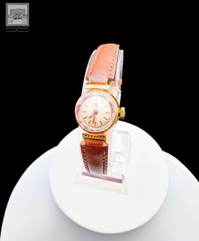 Lip 
Montre de dame
Boitier en or 18K 750/°°°
Poinçon...