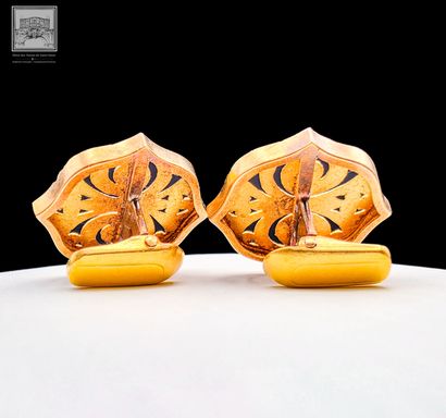 Paire de boutons de manchette en or 18K 750/°°°
Poinçon...