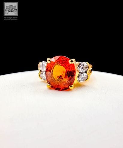 Bague
Or jaune 18K 750/°°°
sertie d'un saphir...