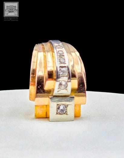 Bague Tank Art Déco en or jaune et gris 750/°°°...