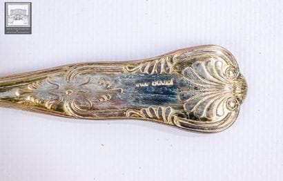 Ménagère en argent 800/°°°, décor de coquille...