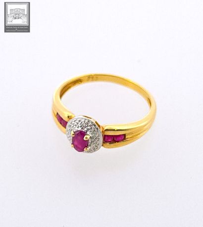 Bague en or jaune 18K 750/°°°
Poinçon tête...