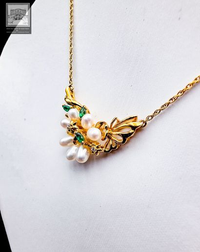 Collier + Pendentif
or jaune 18K 750/°°°...