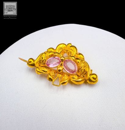 Broche ancienne de style victorien en or...