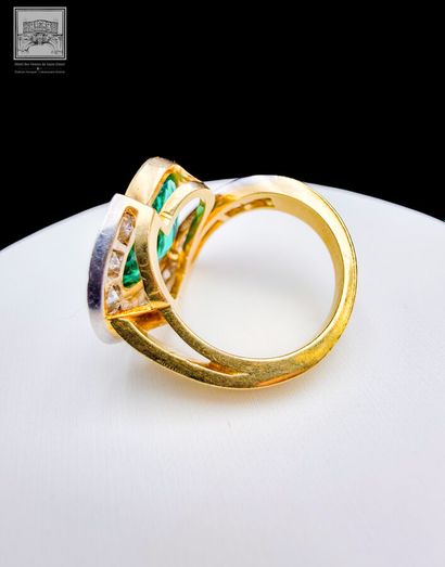 Cocktail ring in 18K yellow and white gold...