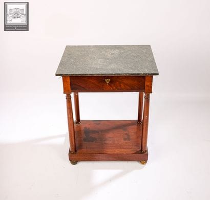 Console en acajou 
Epoque Empire 
Ouvrant...