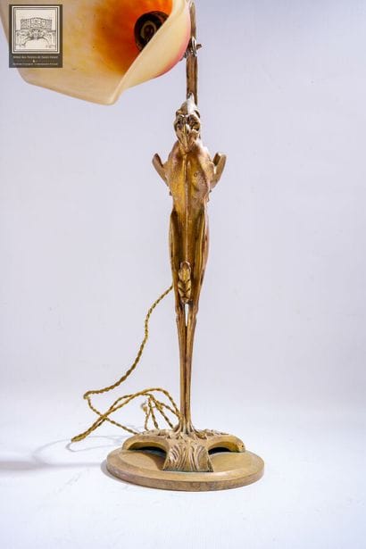 Lampe de table 
De style Art Nouveau 
Bronze...