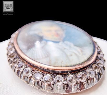 BROCHE-MÉDAILLON AU PORTRAIT D'UN OFFICIER...