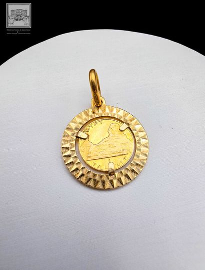 Pendentif représentant Egypt Le Sphinx et...
