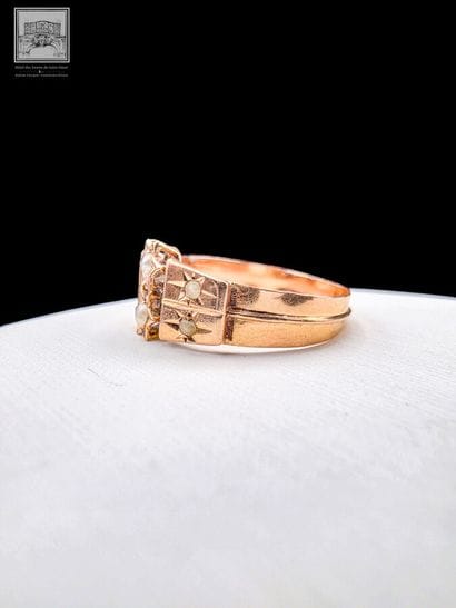 Bague en or 18K 750/°°°
Sertie de 6 pierres...