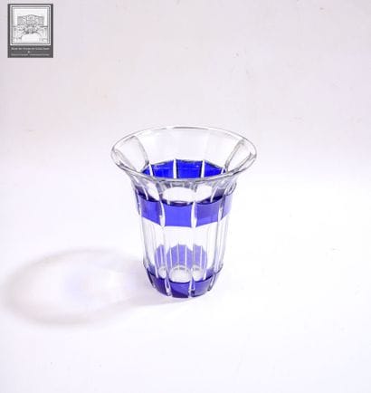 BACCARAT
Vase en cristal taillé à overlay...