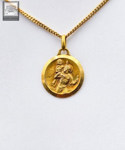 Collier + Pendentif
Or jaune 18K 750/°°°...