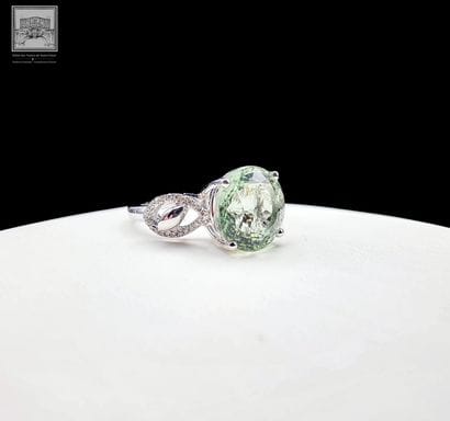 Bague en or blanc 750°/.(18K) 3g45 ornée...