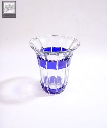 BACCARAT
Vase en cristal taillé à overlay...
