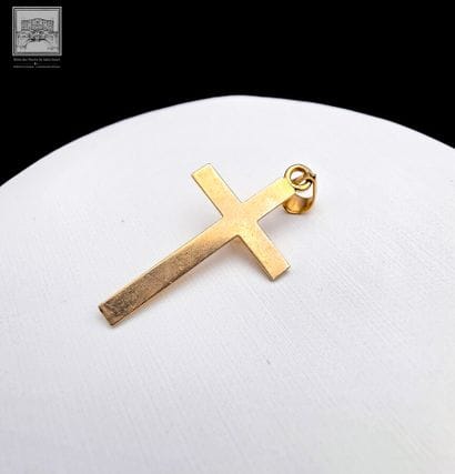 Pendentif en forme de croix
or jaune18K 750/°°°
Poinçon...