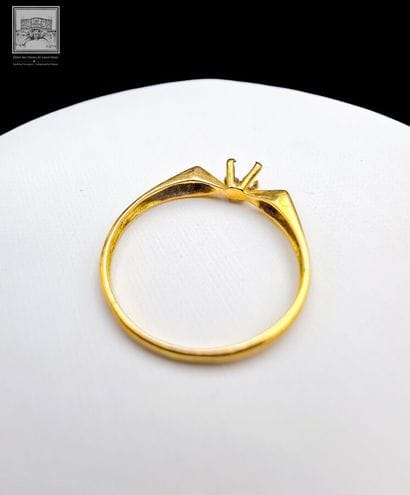 Monture de bague en or jaune 18K 750/°°°...