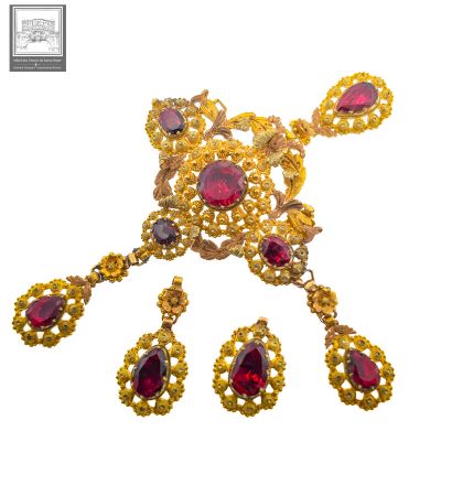 IMPORTANTE BROCHE DE CORSAGE À PENDELOQUES...
