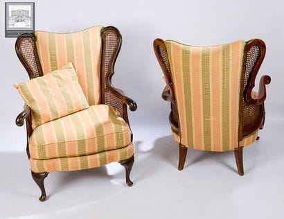 Paire de fauteuils 
Style Chippendale
Bois...