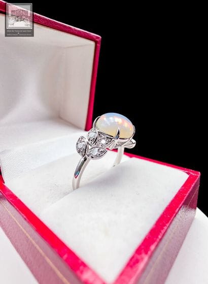 Bague de style Art Déco en or 750°/.(18K)...