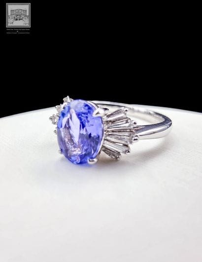 Art Deco-style ring in 4g75 platinum, set...
