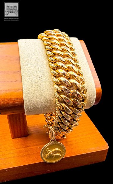 Bracelet à mailles tressées creuses 
Or jaune...